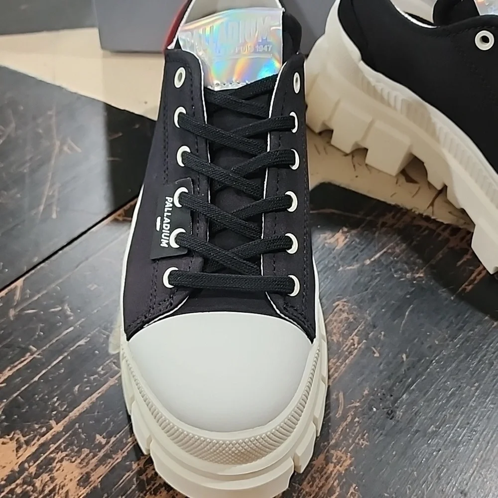 Palladium Revolt Lo TX Platform Sneakers BLACK/MARSHMELLOW WOMENS NEW With Box🔥